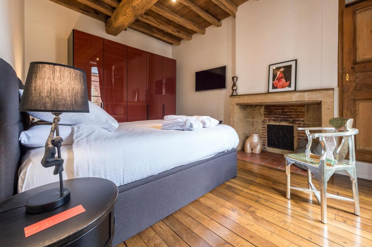 Suite Mana Ohana - Luxe Et Authenticite A 2 Pas De La Place Ducale Avec Parking Prive Шарлевиль-Мезьер Экстерьер фото